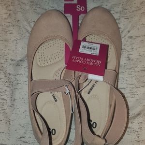 Sonoma flats, brand new with tags, size 6 women